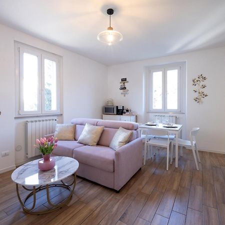 Lora Diamond Suite ,Free Parking, Self Check In,3 Como Kültér fotó