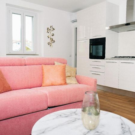 Lora Diamond Suite ,Free Parking, Self Check In,3 Como Kültér fotó