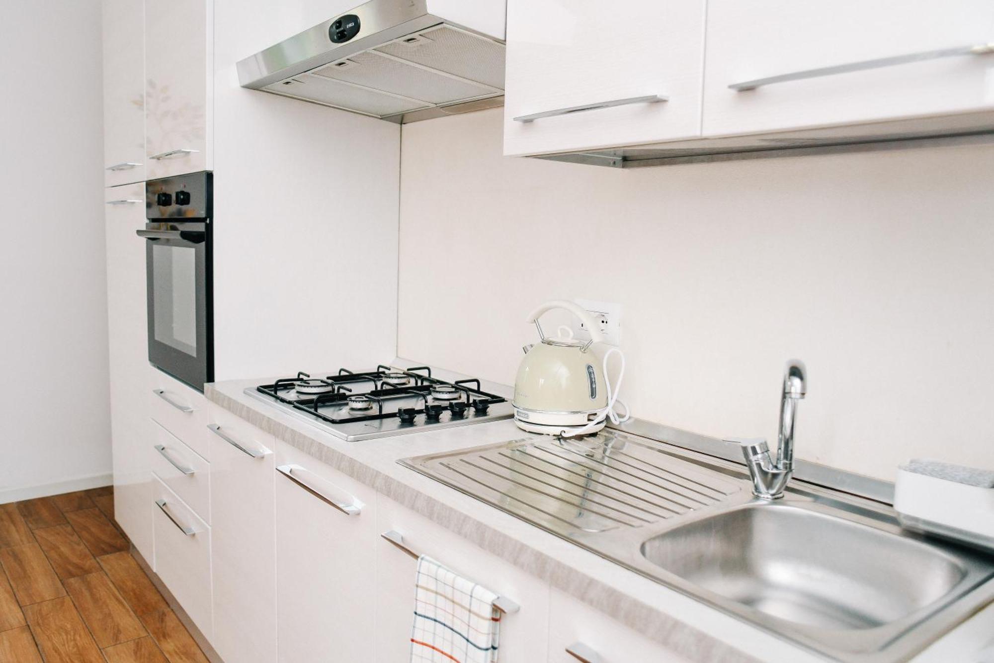 Lora Diamond Suite ,Free Parking, Self Check In,3 Como Kültér fotó