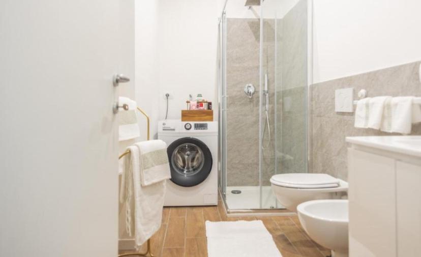 Lora Diamond Suite ,Free Parking, Self Check In,3 Como Kültér fotó