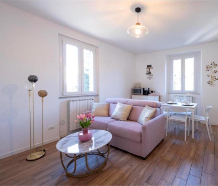 Lora Diamond Suite ,Free Parking, Self Check In,3 Como Kültér fotó